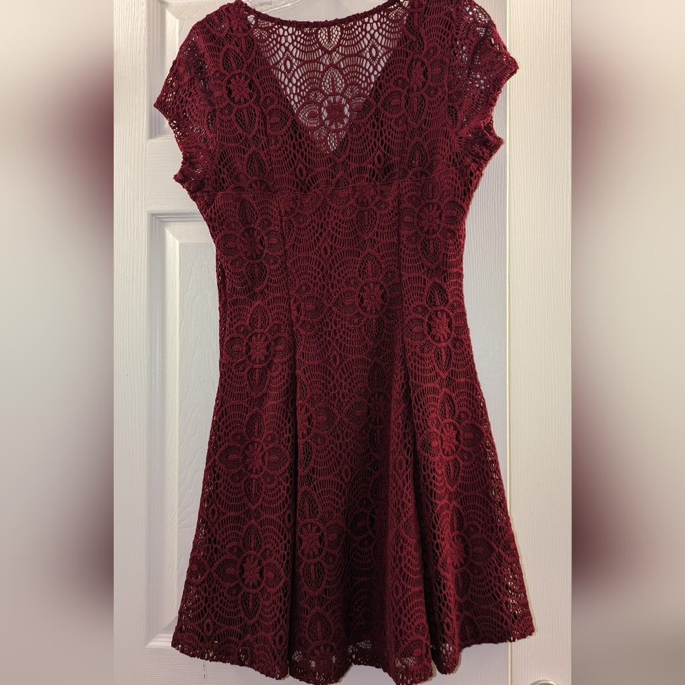 Francesca's Collections Burgundy Crochet Dress Size Large